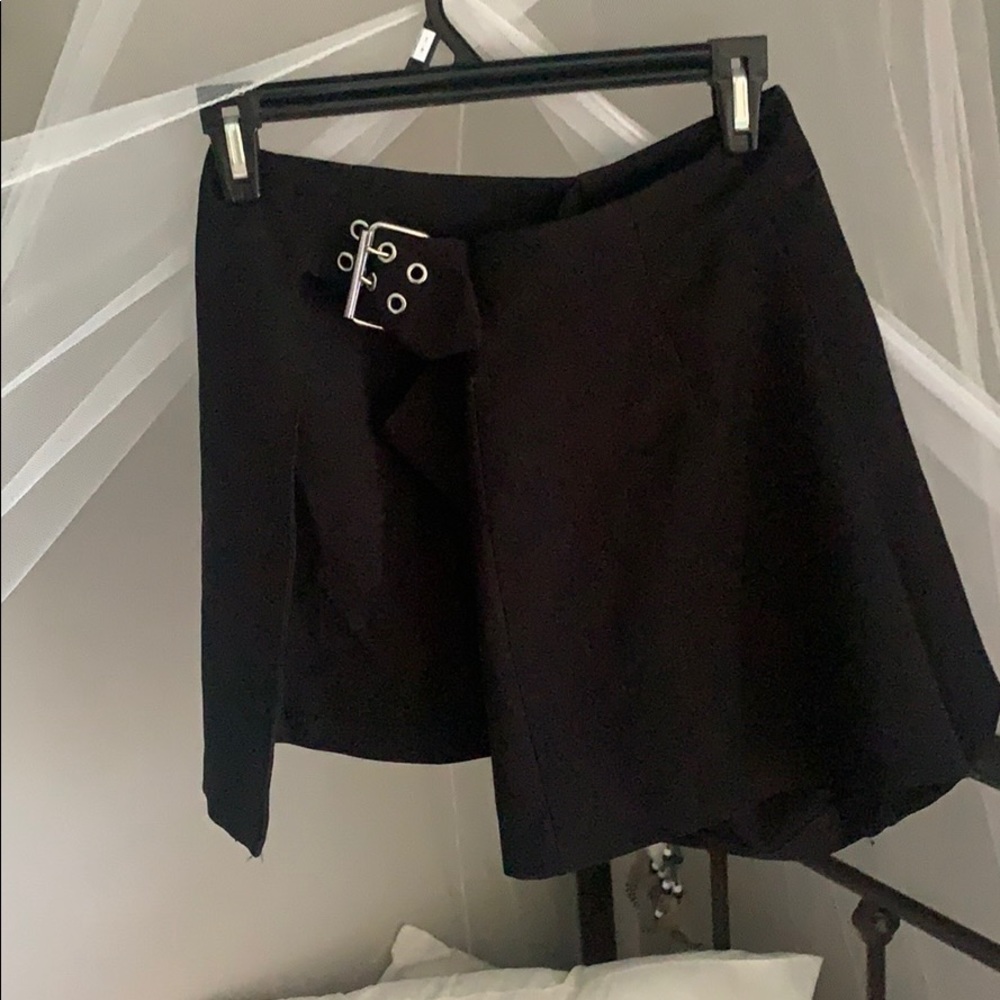 Buckled skirt
